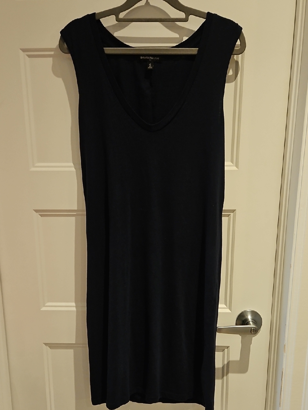 💥2/$15💥Banana Republic Navy Sleeveless Midi Dress